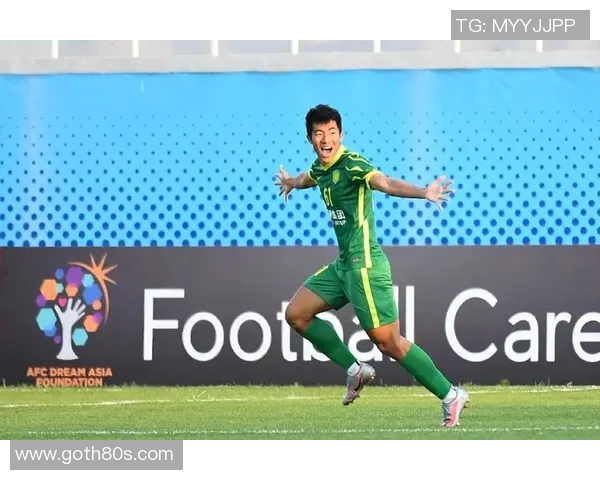 国安足球队奋勇争先力争冠军展现团队精神与拼搏意志